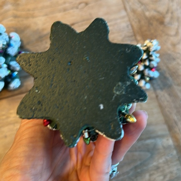 Vintage Christmas Trees heavy resin set of three - Picture 7 of 12